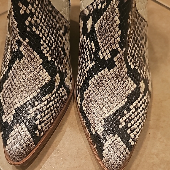 Gianni Bini Black and White Ankle Boots - Picture 6 of 7